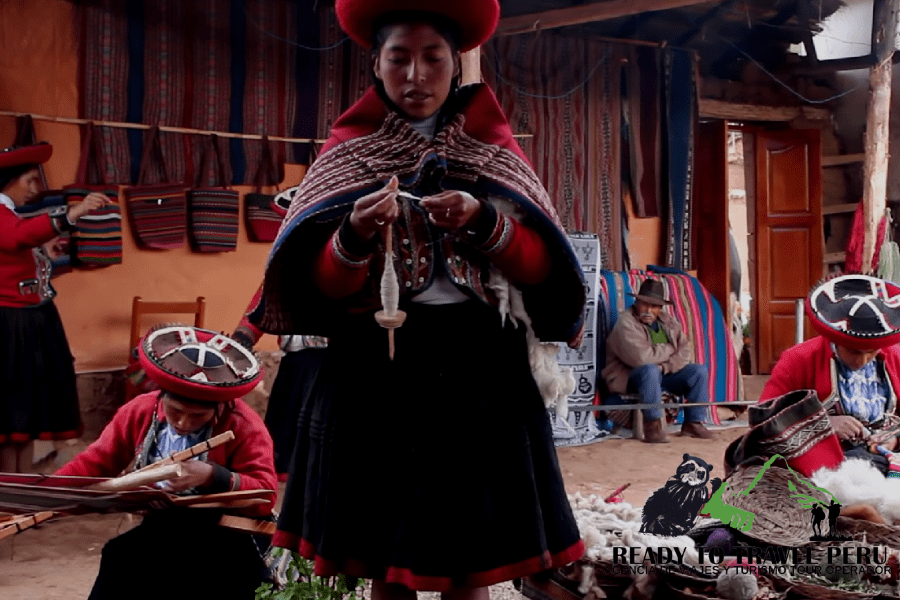 CHINCHERO Y LA TEXTILERIA - 10 THINGS YOU HAVE TO DO IF YOU VISIT THE SACRED VALLEY