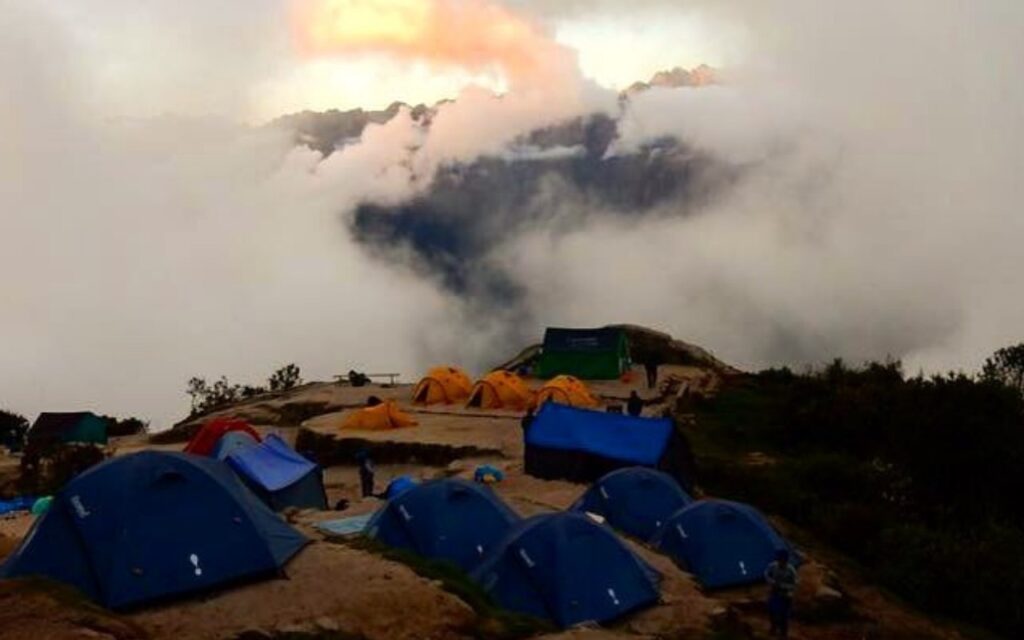 camping inca trail 1024x640 - where to sleep on the inca trail